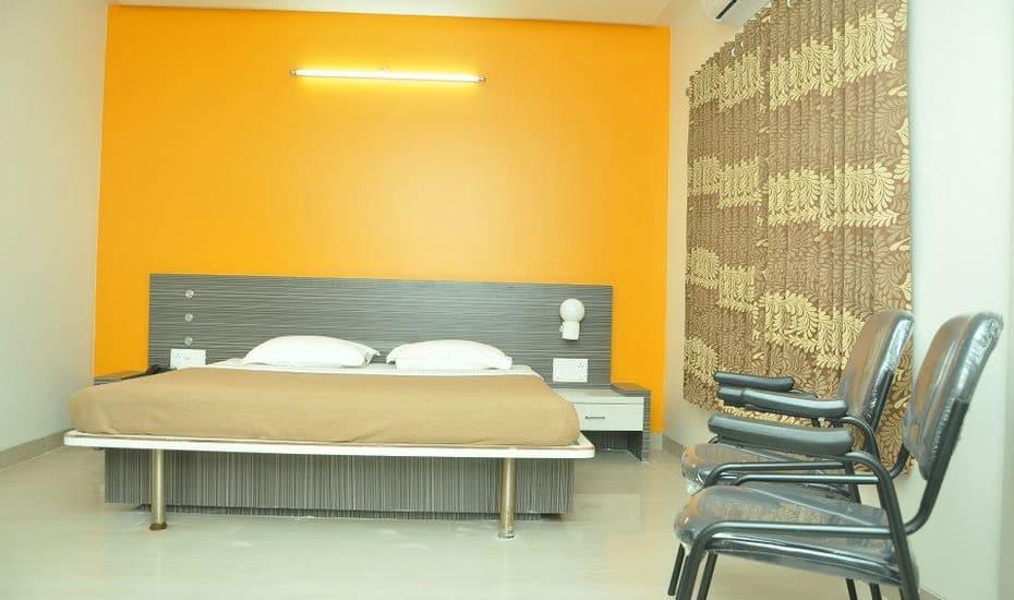 Sandesh Resort Wai Exterior photo