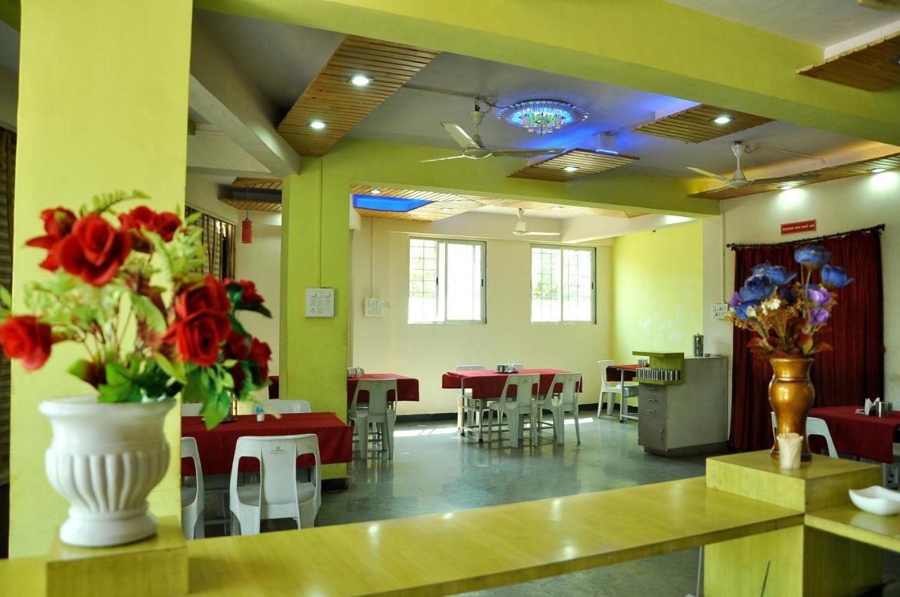 Sandesh Resort Wai Exterior photo